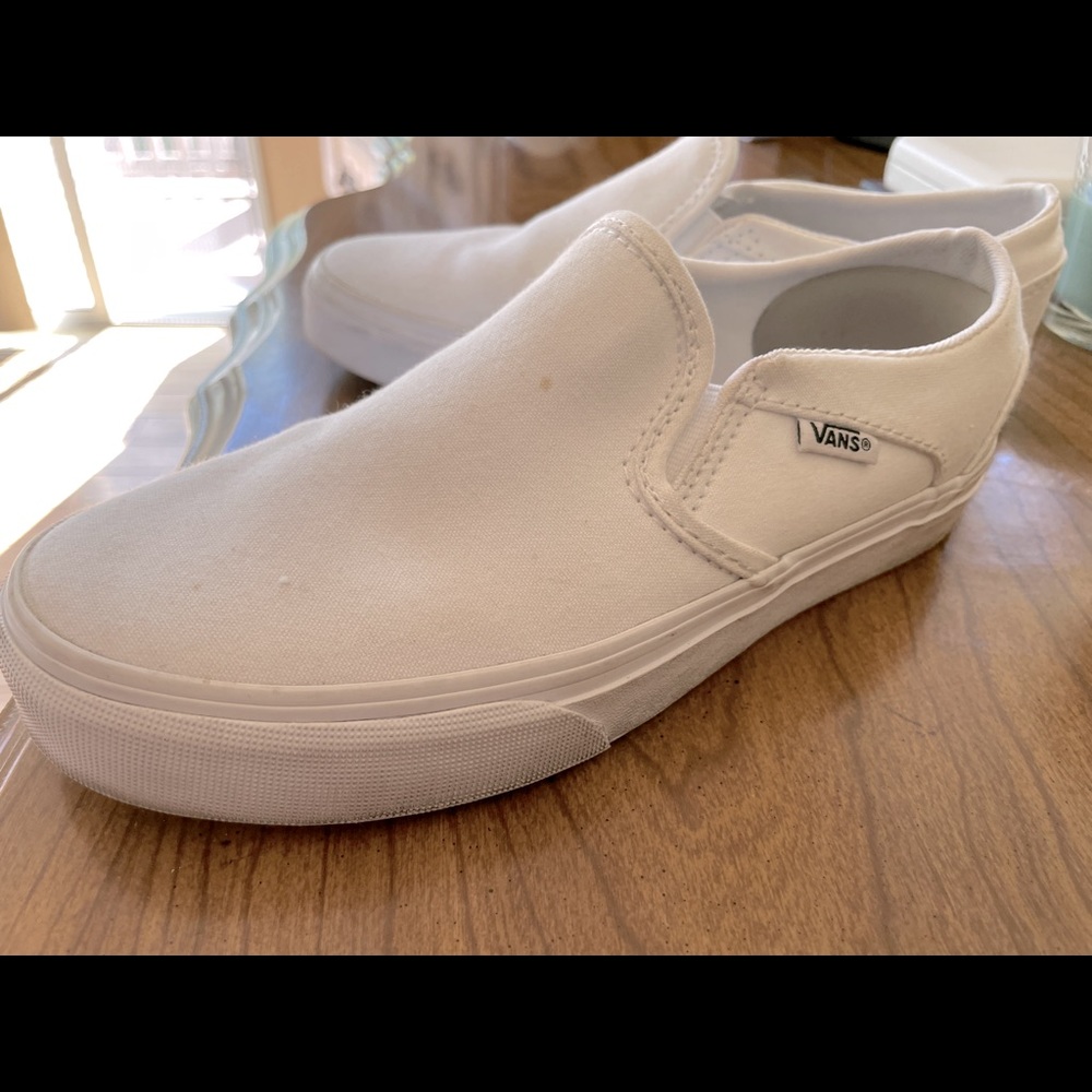 Vans slip ons white